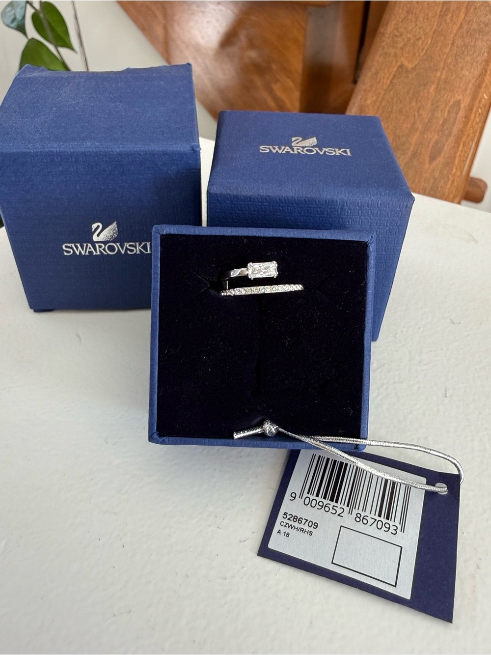 NWT Swarovski Crystal Open Wrap Ring Size 52 US 5.75 Box & Tag - Picture 2 of 10